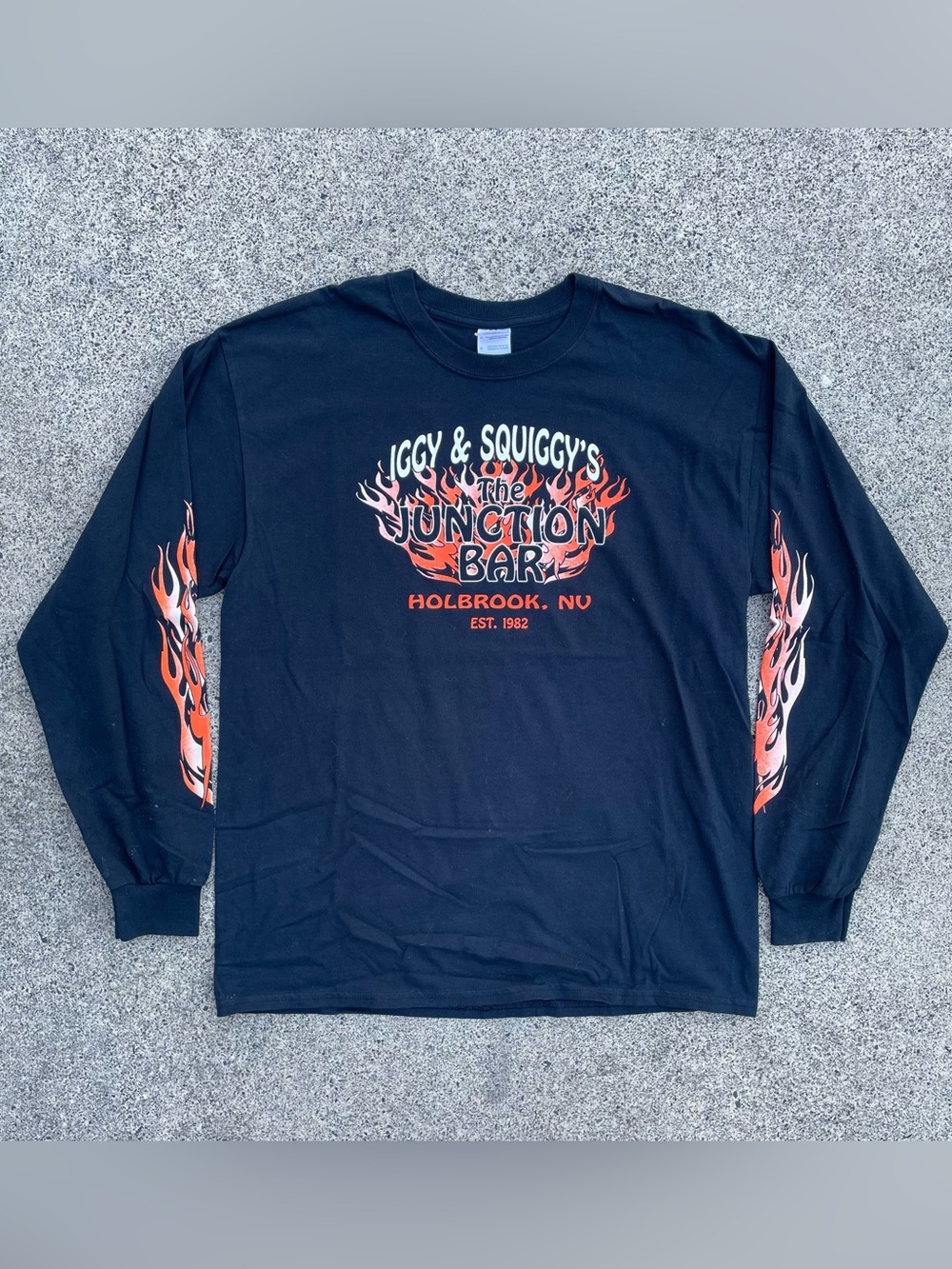 Iggy & Squiggy’s The Junction Bar long sleeved flame shirt size large